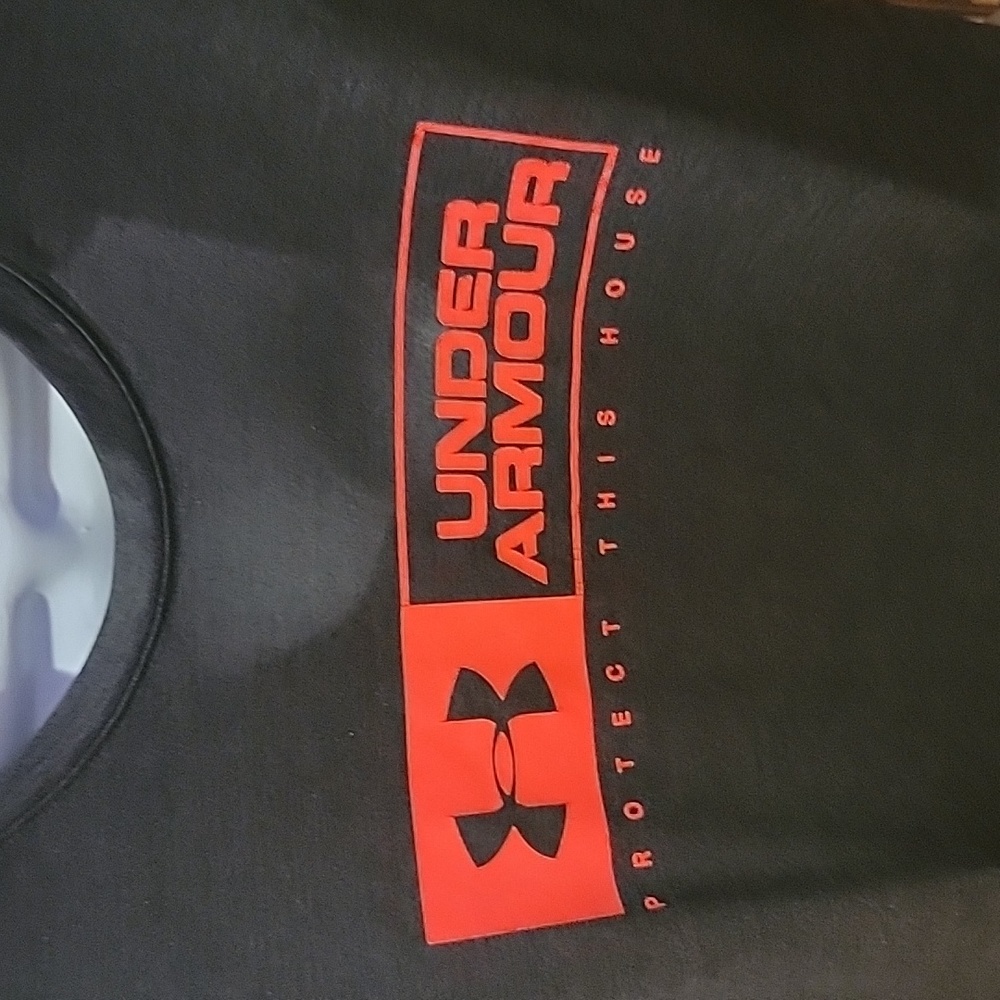Under Armour NWOT Men's Shirt Size Small - Picture 2 of 5